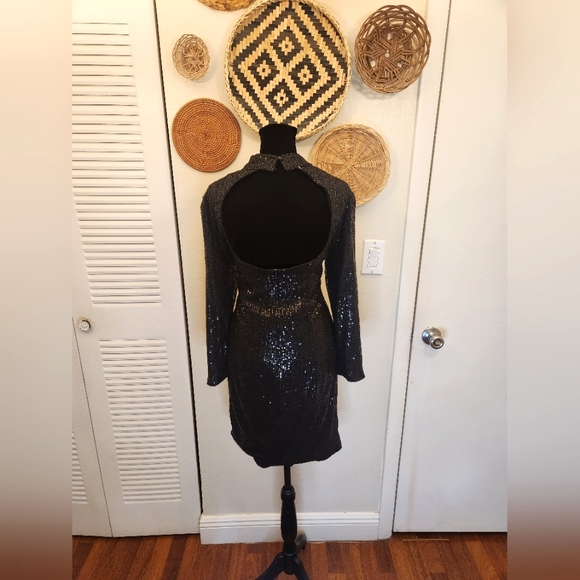 Elegant Black Sequin Mini Dress With Cut Out - Picture 7 of 10